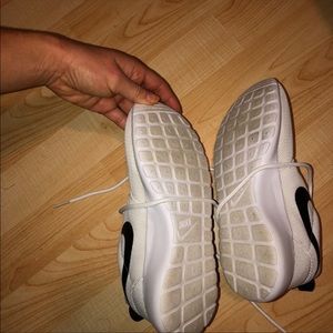 Nike Shoes - Nike White Roshe Nike Shoes - Nike White Roshe
